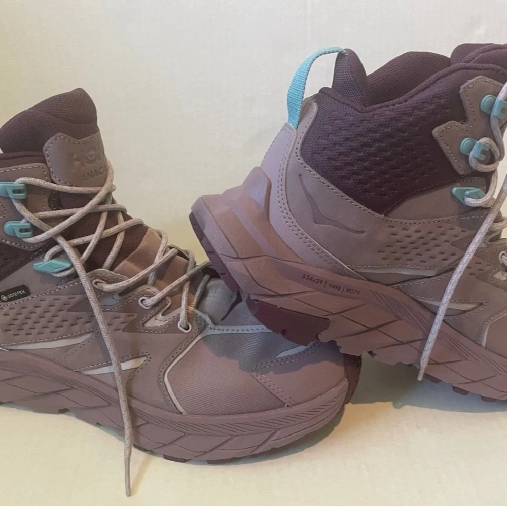 Hoka hiking shoes - Picture 3 of 7